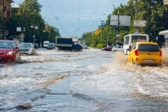 Проспект Победы снова залило дождём, а «Нашествие» снесло ураганом (фото)