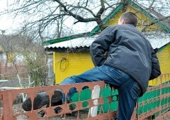 Четверо жителей Конакова задержаны за совершение дачных краж