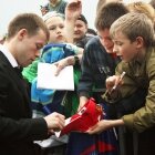 Денис Денисов и Денис Кокарев привезли в Тверь Кубок чемпионов мира по хоккею Фото2