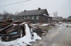 Многие дома разобраны, часть строений стоит в воде